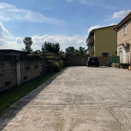 La Casa Di Frinky Apartment *