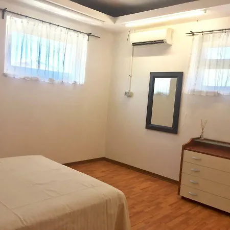 La Casa Di Frinky Ponte Galeria